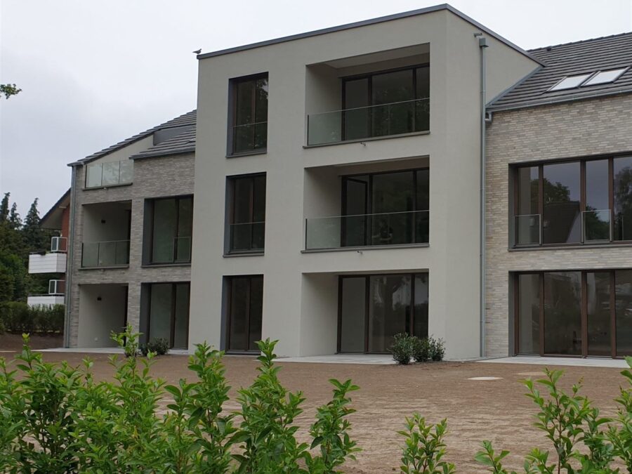 Mehrfamilienhaus mit hellem Klinker